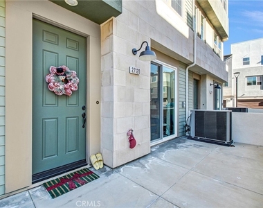 27120 Valley Oak Place - Photo Thumbnail 27