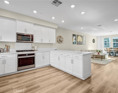 27120 Valley Oak Place - Photo Thumbnail 1