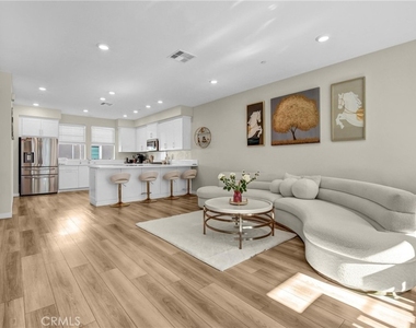 27120 Valley Oak Place - Photo Thumbnail 6