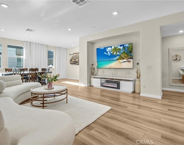 27120 Valley Oak Place - Photo Thumbnail 8