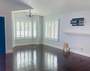 3495 Meridian Avenue - Photo Thumbnail 5