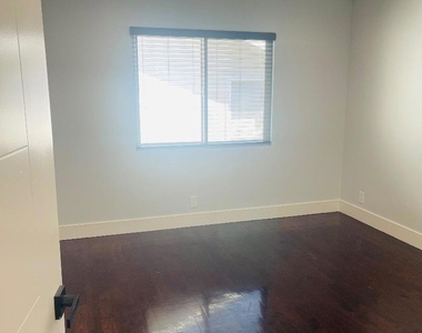3495 Meridian Avenue - Photo Thumbnail 15