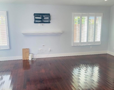 3495 Meridian Avenue - Photo Thumbnail 4