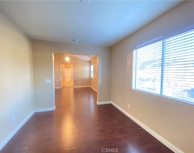 708 Hillview Street - Photo Thumbnail 20