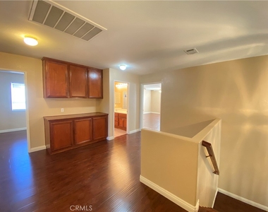 708 Hillview Street - Photo Thumbnail 15