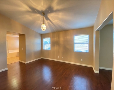 708 Hillview Street - Photo Thumbnail 18