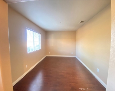 708 Hillview Street - Photo Thumbnail 19