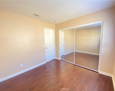 708 Hillview Street - Photo Thumbnail 26