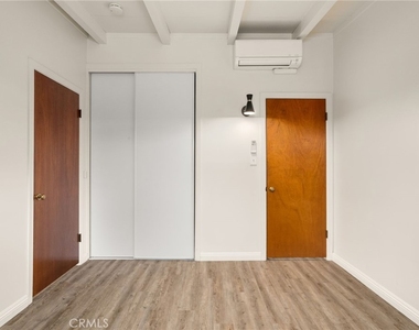 1335 Campus Avenue - Photo Thumbnail 19