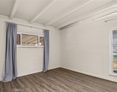 1335 Campus Avenue - Photo Thumbnail 12