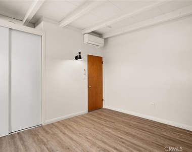 1335 Campus Avenue - Photo Thumbnail 13