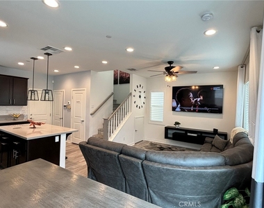 3827 Grant Street - Photo Thumbnail 2