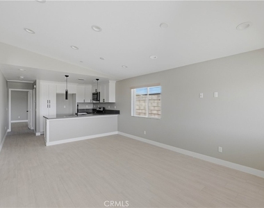 12415 Sycamore Street - Photo Thumbnail 4