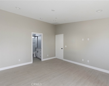 12415 Sycamore Street - Photo Thumbnail 14
