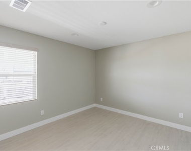 12415 Sycamore Street - Photo Thumbnail 19