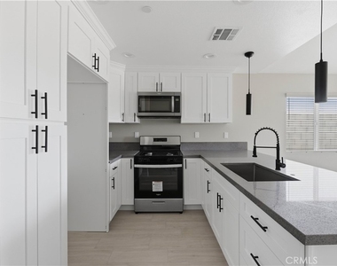 12415 Sycamore Street - Photo Thumbnail 9
