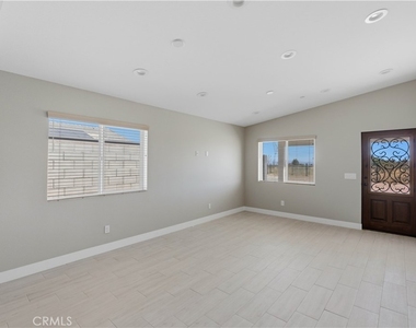 12415 Sycamore Street - Photo Thumbnail 7