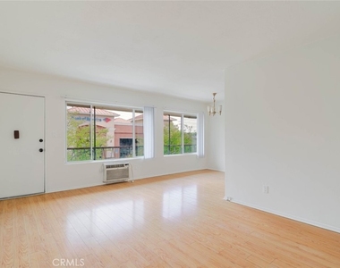4514 Franklin Avenue - Photo Thumbnail 1