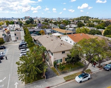 4514 Franklin Avenue - Photo Thumbnail 13