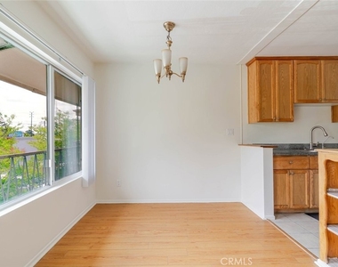 4514 Franklin Avenue - Photo Thumbnail 4