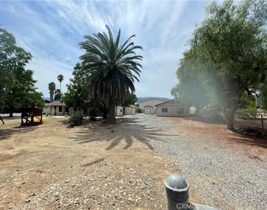 16395 A Broadway - Photo Thumbnail 5