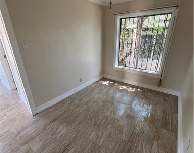 5216 S Budlong - Photo Thumbnail 25
