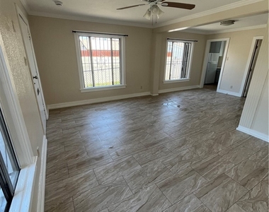 5216 S Budlong - Photo Thumbnail 19