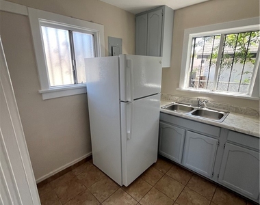 5216 S Budlong - Photo Thumbnail 31