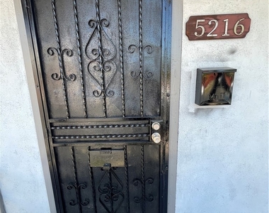 5216 S Budlong - Photo Thumbnail 7