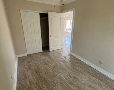 5216 S Budlong - Photo Thumbnail 22