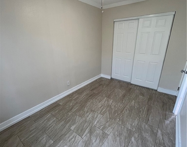 5216 S Budlong - Photo Thumbnail 20