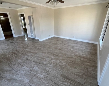 5216 S Budlong - Photo Thumbnail 18