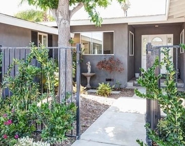 2112 Dover Drive - Photo Thumbnail 3