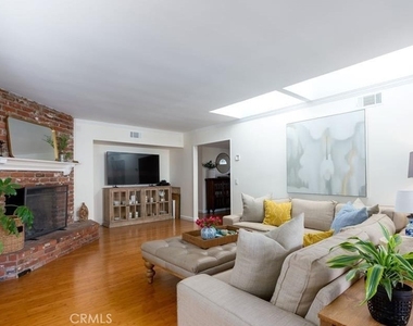 2112 Dover Drive - Photo Thumbnail 11