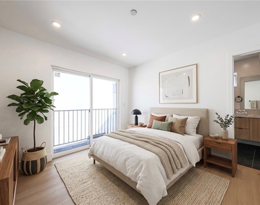 1239 N Orange Drive - Photo Thumbnail 8