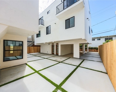 1239 N Orange Drive - Photo Thumbnail 18