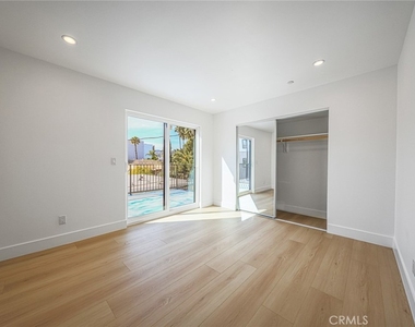 1239 N Orange Drive - Photo Thumbnail 23