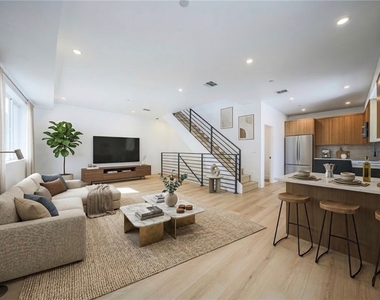 1239 N Orange Drive - Photo Thumbnail 7