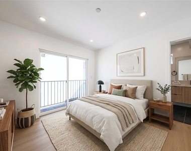 1239 N Orange Drive - Photo Thumbnail 4