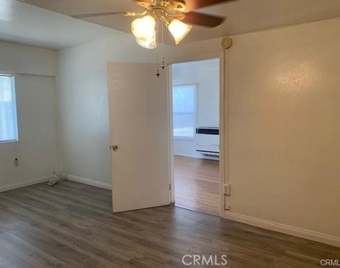 3968 Arlington Avenue - Photo Thumbnail 9