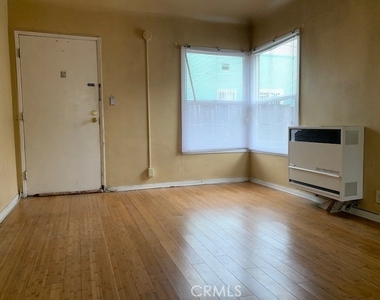 3968 Arlington Avenue - Photo Thumbnail 1