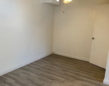 3968 Arlington Avenue - Photo Thumbnail 13