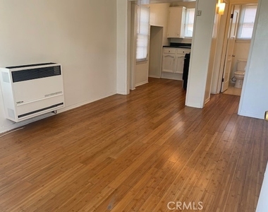 3968 Arlington Avenue - Photo Thumbnail 3