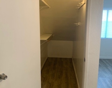 3968 Arlington Avenue - Photo Thumbnail 14