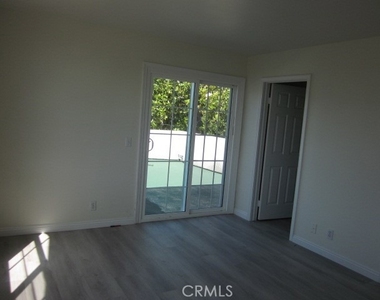 6017 Primrose Avenue - Photo Thumbnail 18
