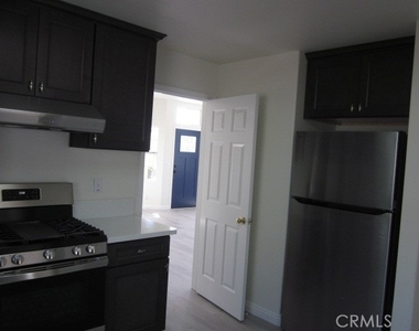 6017 Primrose Avenue - Photo Thumbnail 11