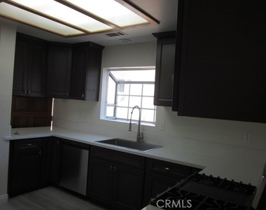 6017 Primrose Avenue - Photo Thumbnail 10