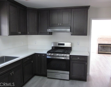 6017 Primrose Avenue - Photo Thumbnail 9