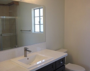 6017 Primrose Avenue - Photo Thumbnail 20