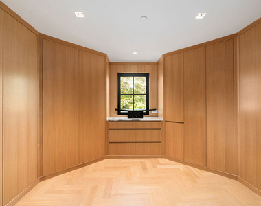 719 San Lorenzo Street - Photo Thumbnail 9